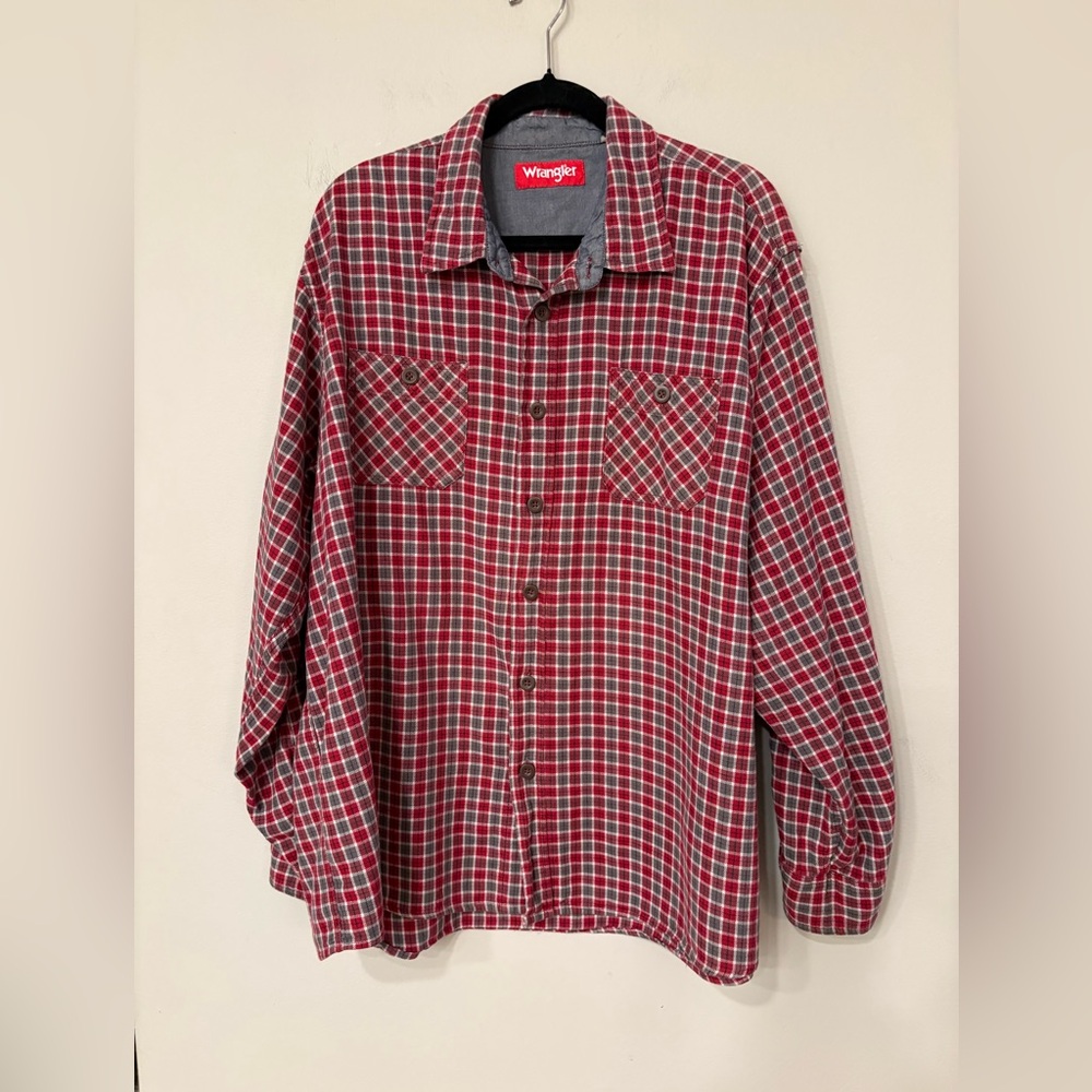 Wrangler Men's 2xl Red and Gray Checkered Flannel Shirt Preloved